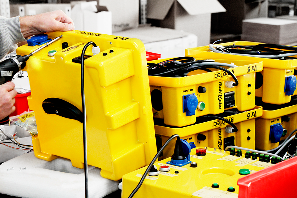 Proizvodi se u Njemačkoj u našoj proizvodnji u mjestu Heinsberg. Ovdje se HEPA-filter HC MultiQube oprema sa filter elementom.