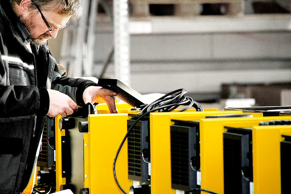 U našoj proizvodnji u Heinsbergu vjerujemo iskustvu kvalificiranih suradnika – zajedno sa inovacijskom snagom razvijačima proizvoda.